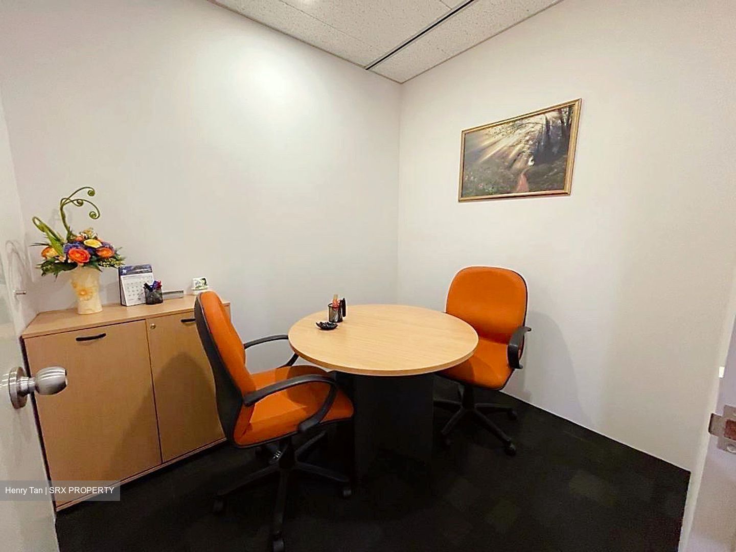 United Square (D11), Office #349857691